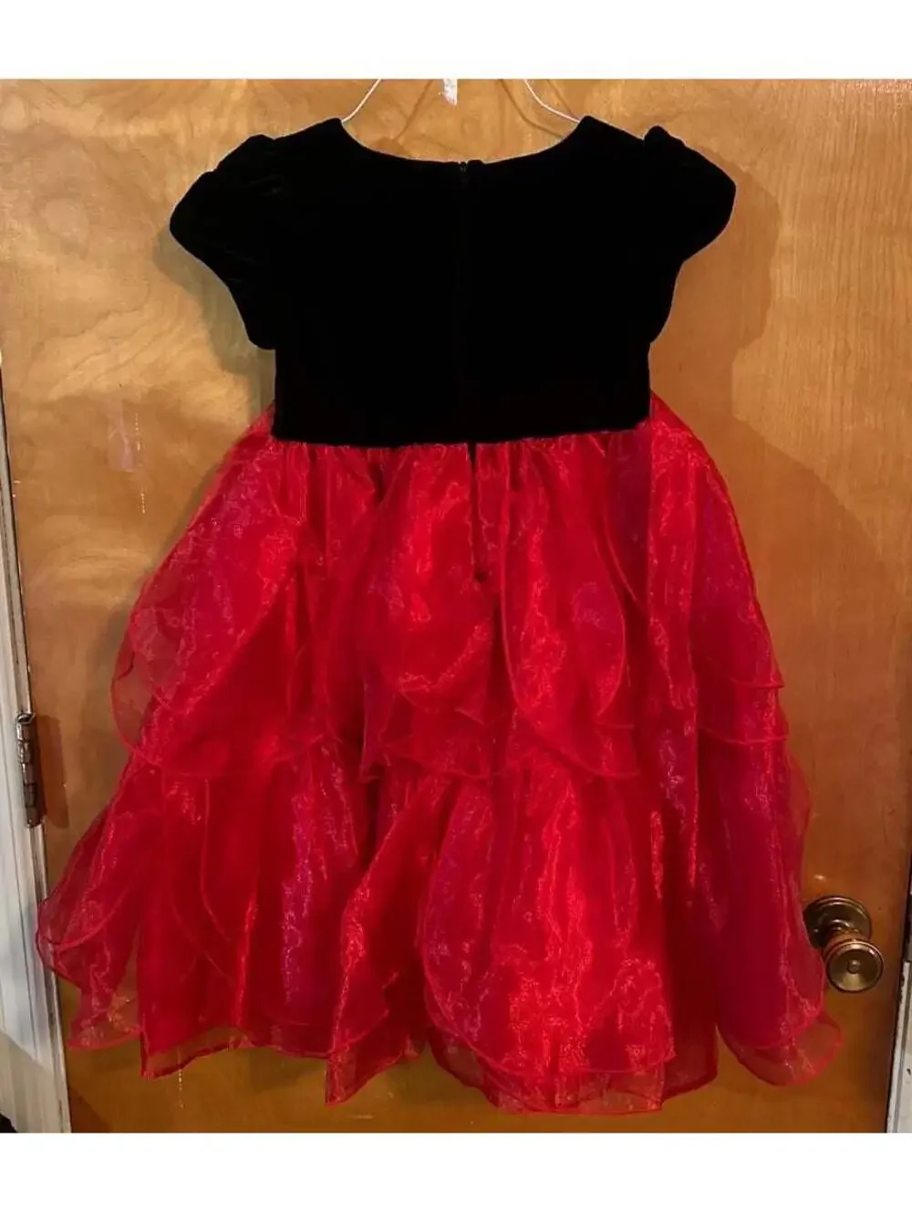 Nannette girl black and red dress size 6x